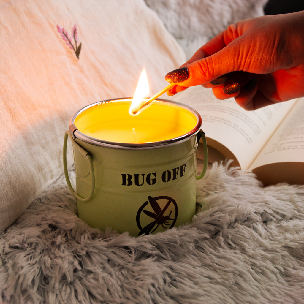 Plot-Twist by Kim - Citronella kaarsen zijn de oplossing! Ideaal voor in de tuin, op het balkon, tijdens een barbecue of een zomerse avond met vrienden.