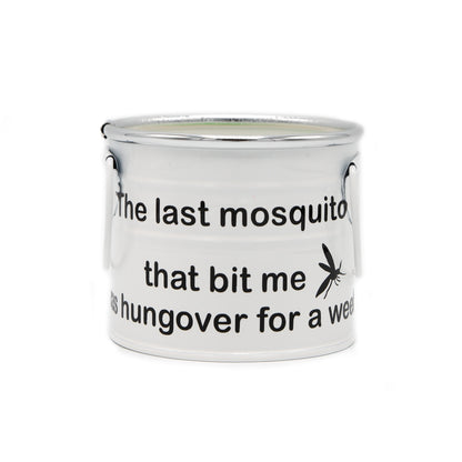 Plot-Twist by Kim gepersonaliseerd Citronella kaars. Bedrukking met Last mosquito. 18 uur brandtijd