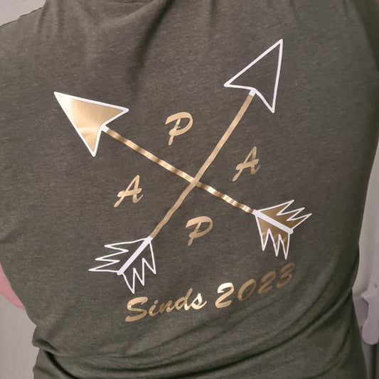 Plot-Twist by Kim gepersonaliseerd T-Shirt voor mannen. Papa sinds 2023 - geboorte cadeau